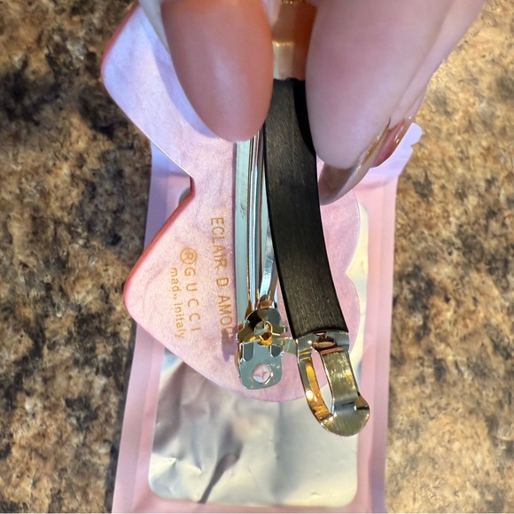 Gucci Pink Double Heart Hair Clip - Picture 7 of 7